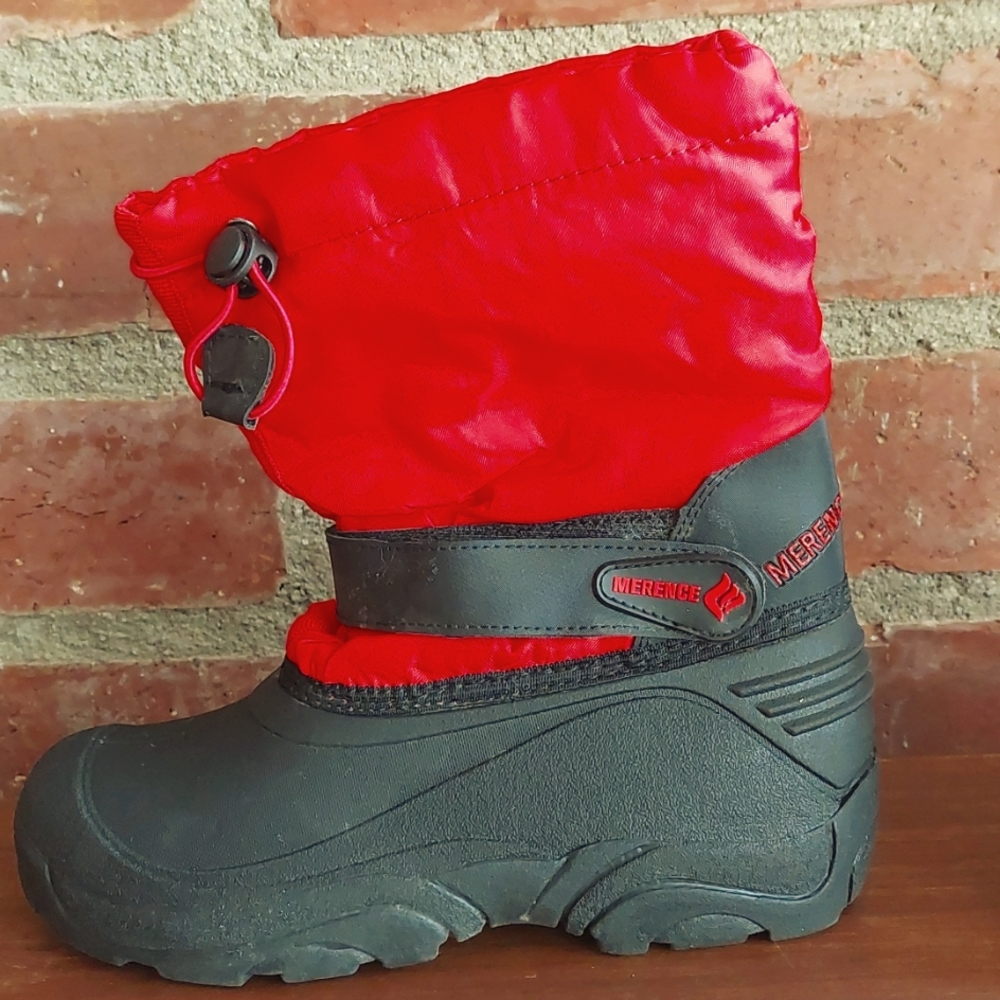 Girls snow / rain boots in excellent condition